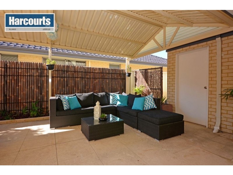 18 Collanda Circuit, Carramar WA 6031