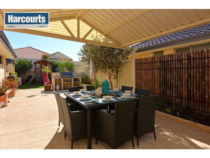 18 Collanda Circuit, Carramar WA 6031