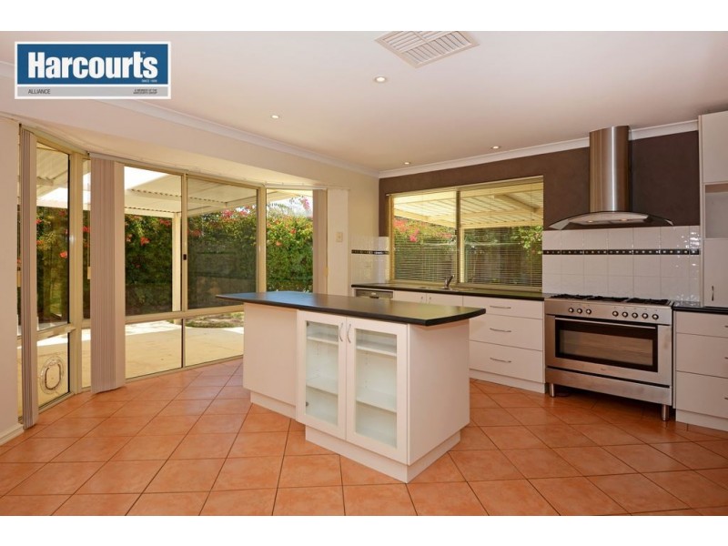 8 Whim Circuit, Kinross WA 6028