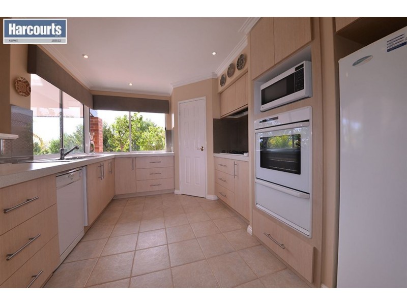 7 Gullane Court, Currambine WA 6028