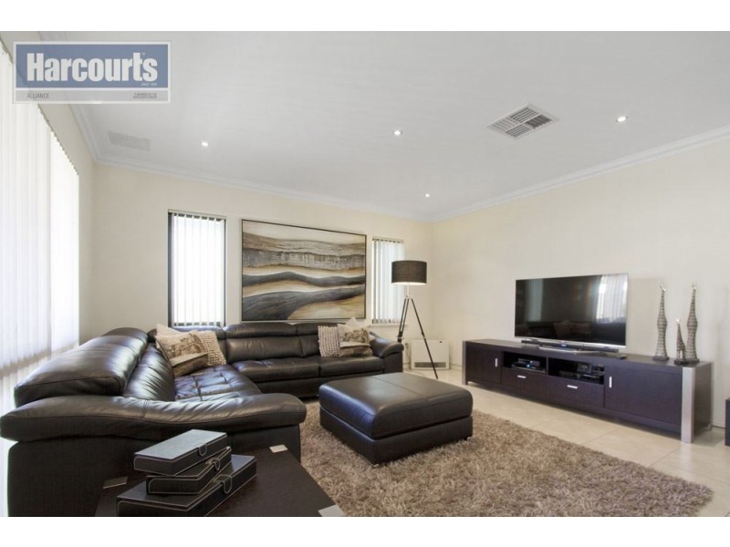 36 Cvitan Bend, Madeley WA 6065