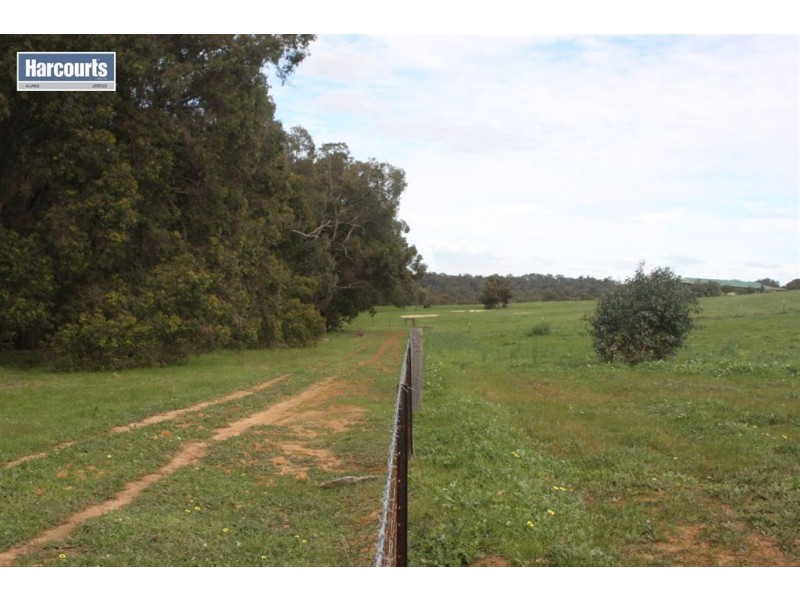 144 Holstein Loop, Lower Chittering WA 6084