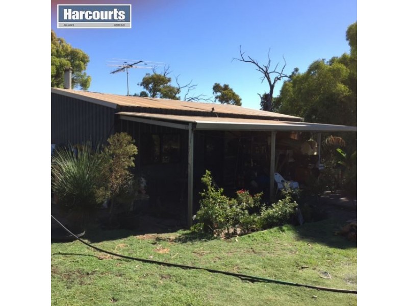 60 Salmon Gum Crescent, Chittering WA 6084