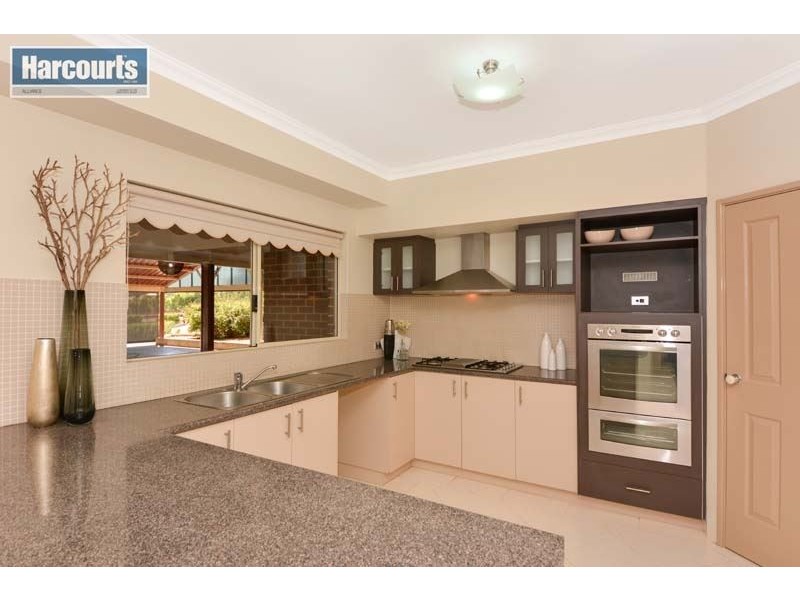 111 Sussex Bend, Lower Chittering WA 6084