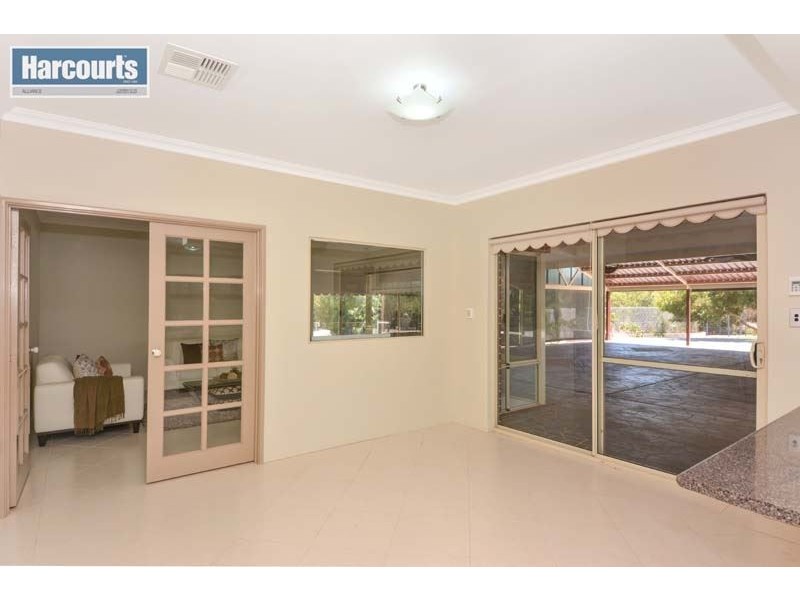 111 Sussex Bend, Lower Chittering WA 6084