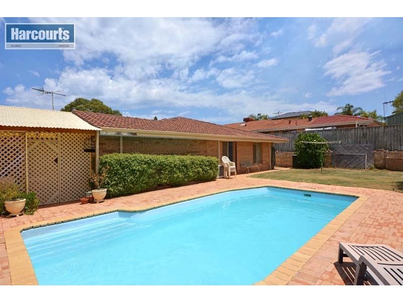 8 Congressional Crescent, Connolly WA 6027