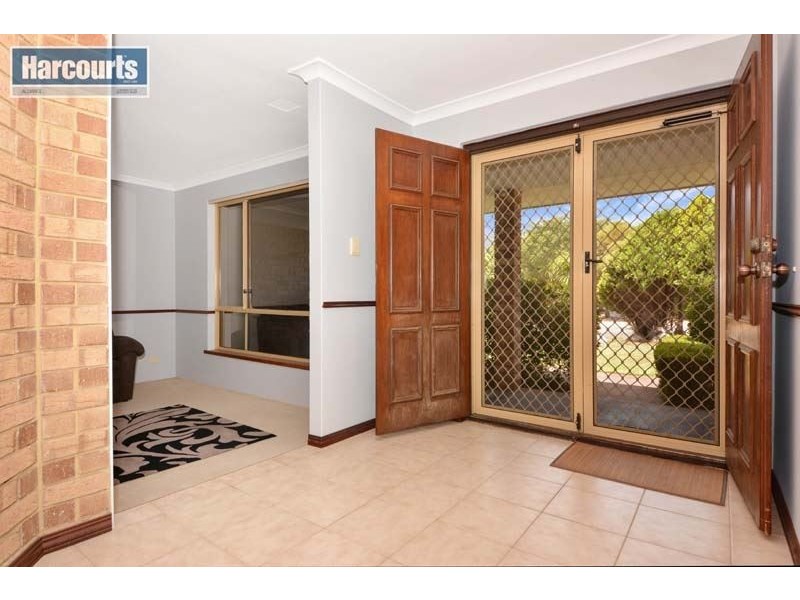 8 Congressional Crescent, Connolly WA 6027