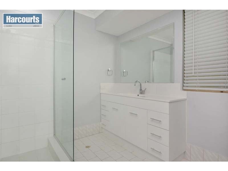 8 Congressional Crescent, Connolly WA 6027