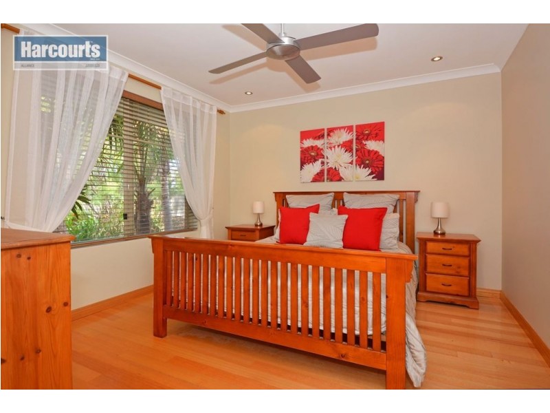 3 Glasgow Court, Kinross WA 6028