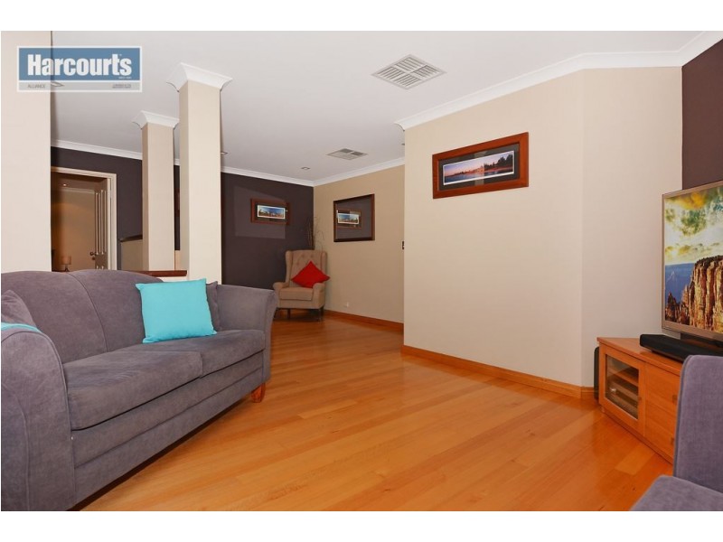 3 Glasgow Court, Kinross WA 6028