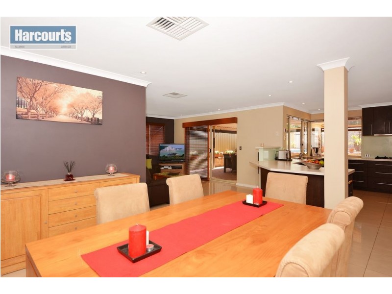 3 Glasgow Court, Kinross WA 6028