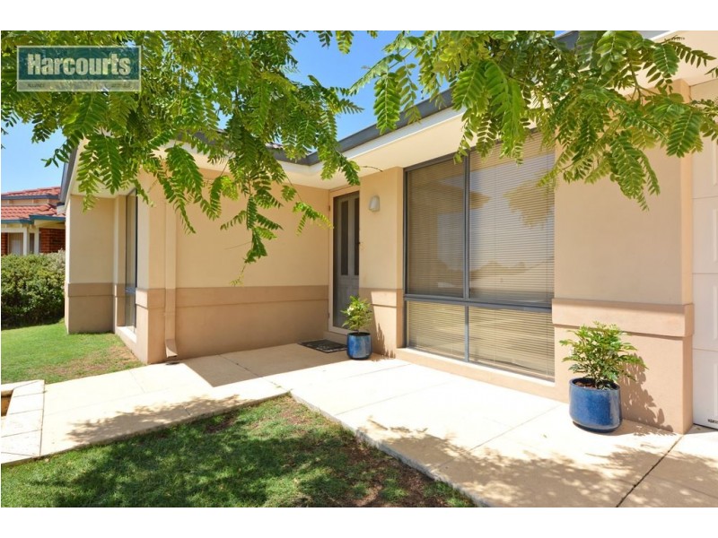 6 Macalpine Retreat, Kinross WA 6028