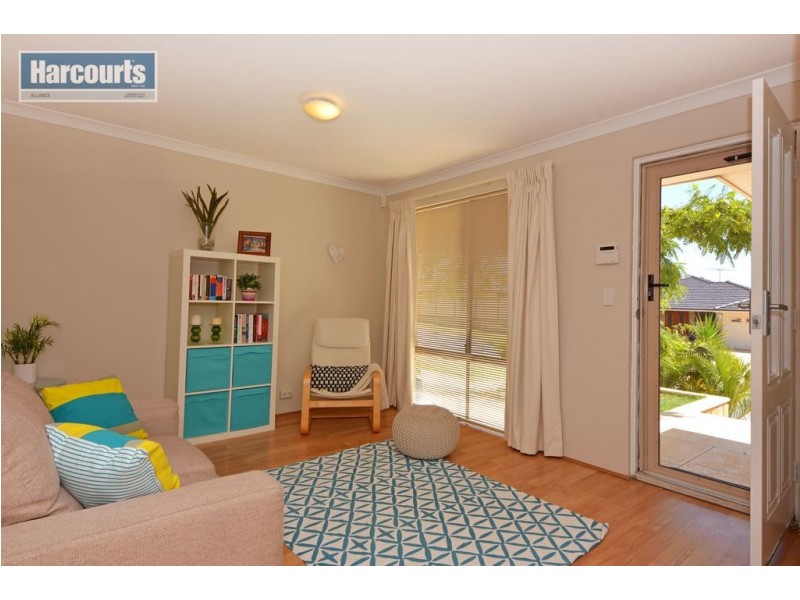 6 Macalpine Retreat, Kinross WA 6028