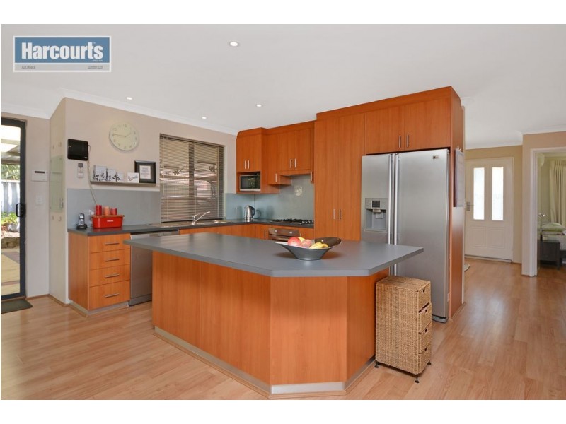 6 Macalpine Retreat, Kinross WA 6028