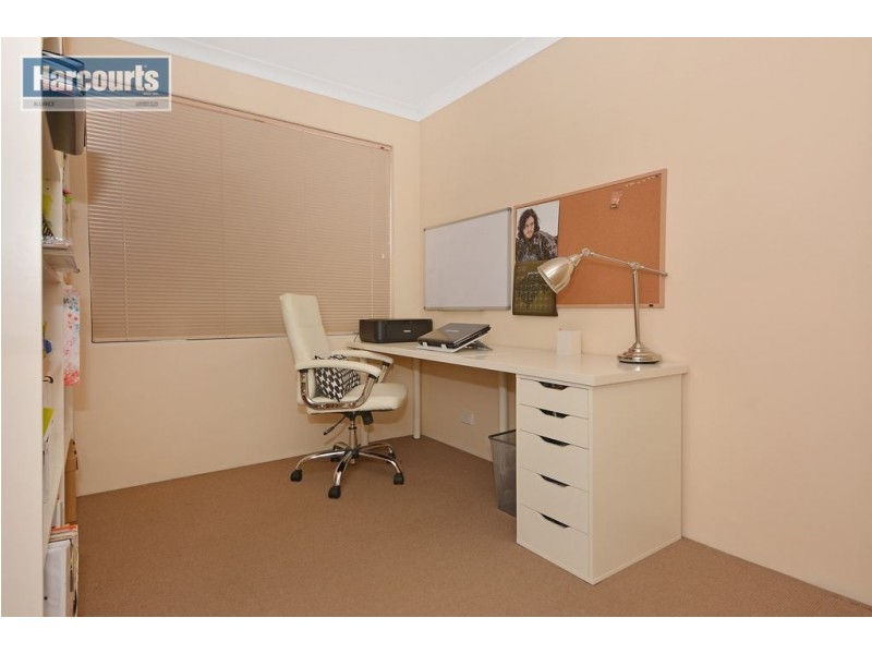 6 Macalpine Retreat, Kinross WA 6028