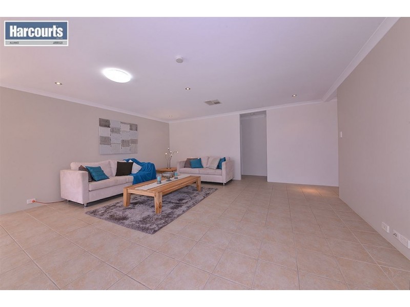 7 Carosa Road, Tapping WA 6065