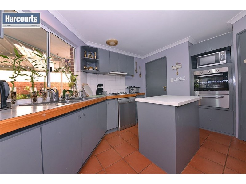 1 Coppice Court, Banksia Grove WA 6031