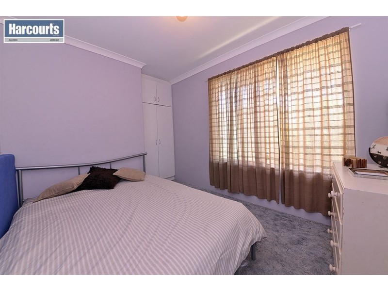 1 Coppice Court, Banksia Grove WA 6031