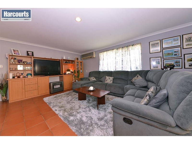 1 Coppice Court, Banksia Grove WA 6031