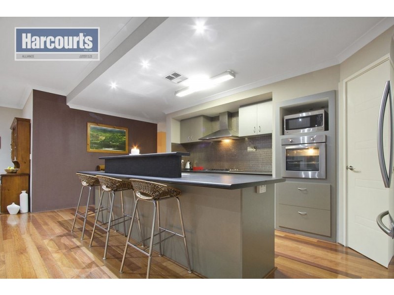 5 Hopper Turn, Madeley WA 6065