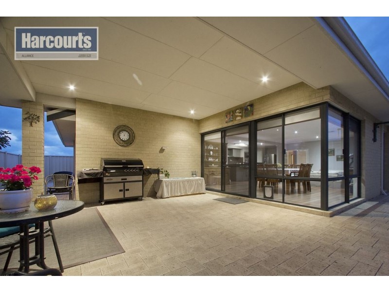 5 Hopper Turn, Madeley WA 6065