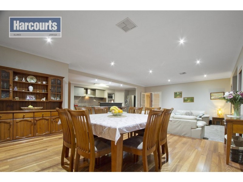 5 Hopper Turn, Madeley WA 6065