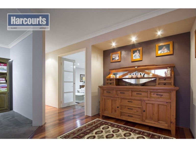 5 Hopper Turn, Madeley WA 6065