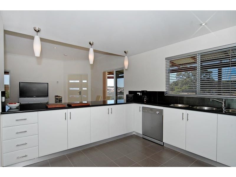 15 Azure Mews, Yanchep WA 6035