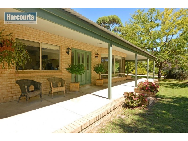 194 Lakelands Drive, Gnangara WA 6077