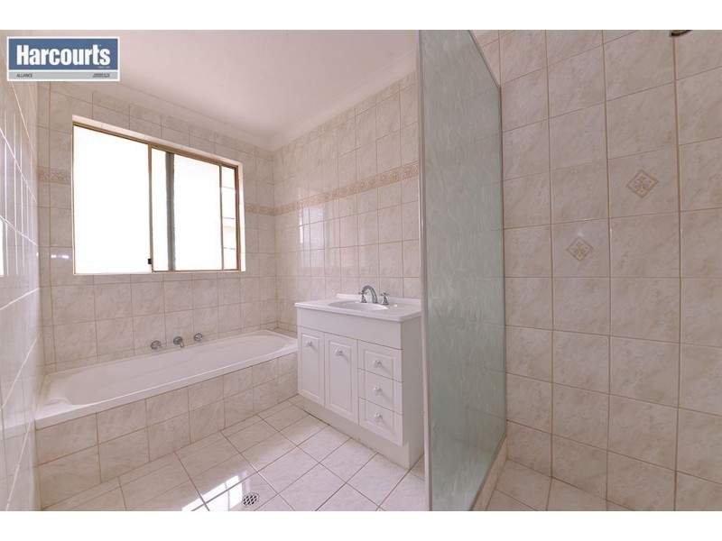 8 Solander Road, Hillarys WA 6025