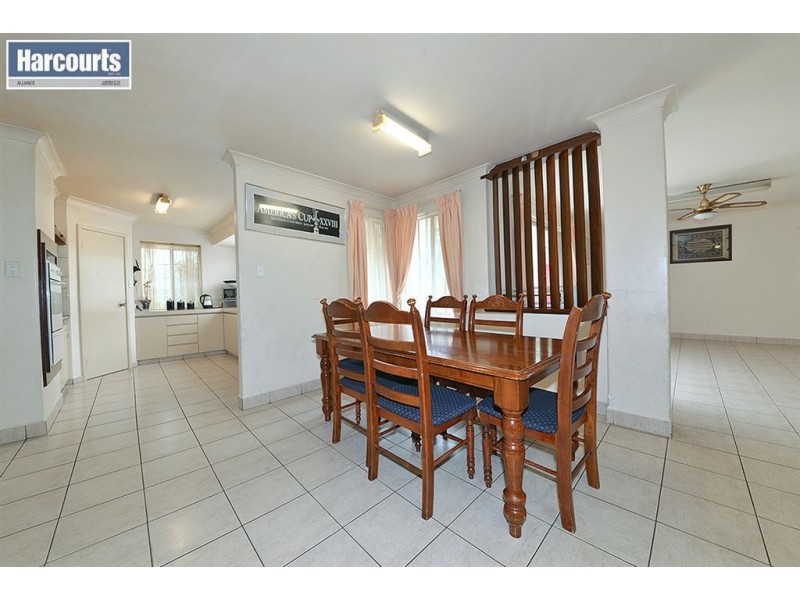 8 Solander Road, Hillarys WA 6025