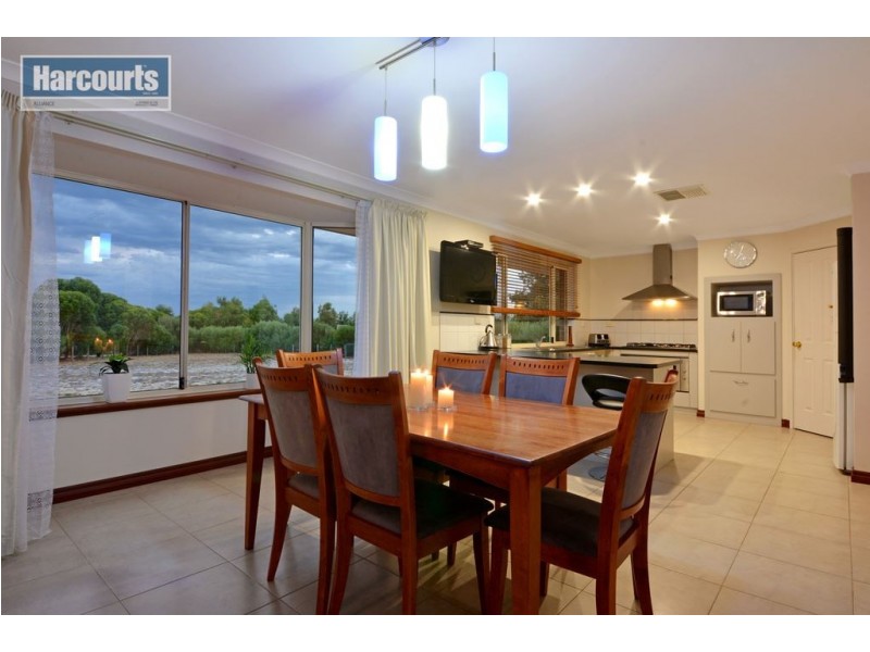 148 Ayrshire Loop, Lower Chittering WA 6084