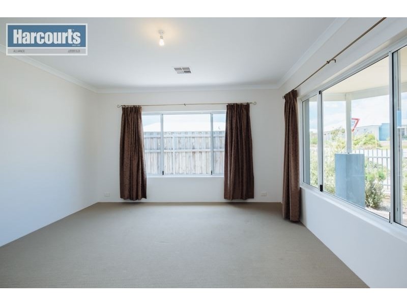 21 Whitecap Street, Yanchep WA 6035