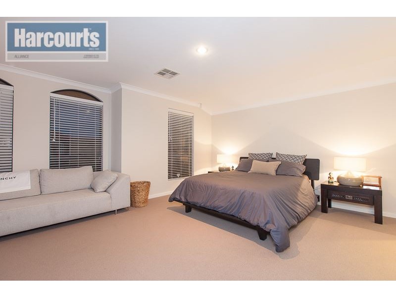 11 Aberfoyle Heights, Currambine WA 6028