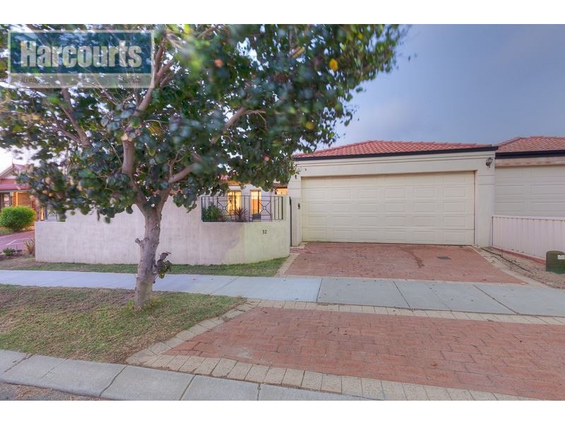 32 Miramare Boulevard, Currambine WA 6028