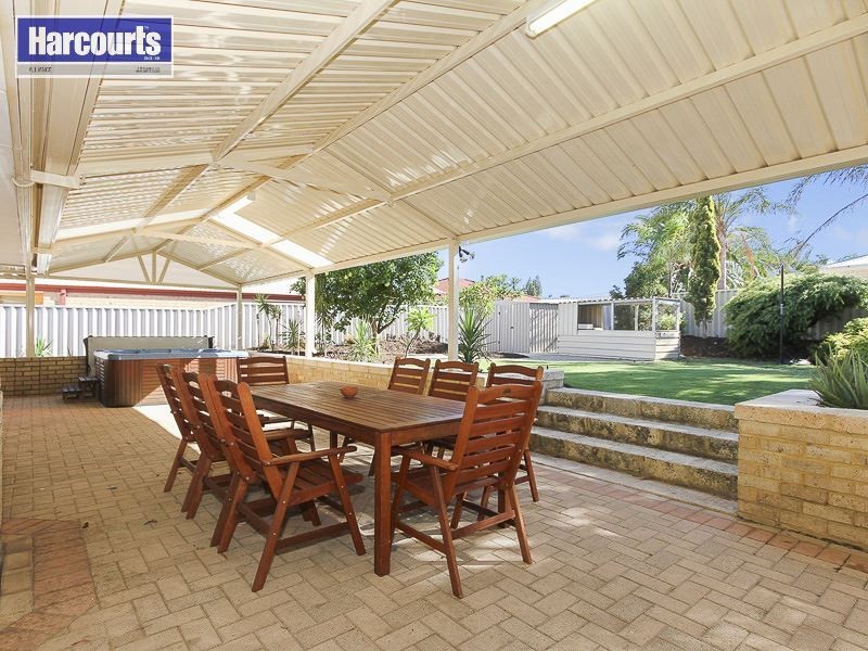 3 Holley Place, Marangaroo WA 6064