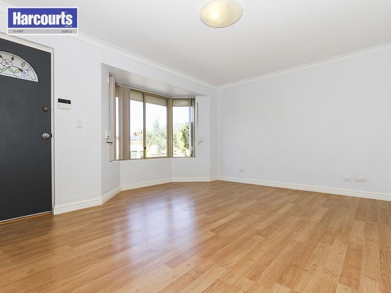 3 Holley Place, Marangaroo WA 6064