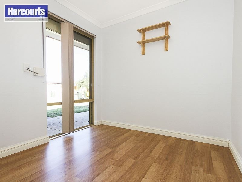 3 Holley Place, Marangaroo WA 6064