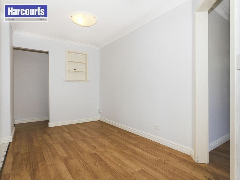 3 Holley Place, Marangaroo WA 6064