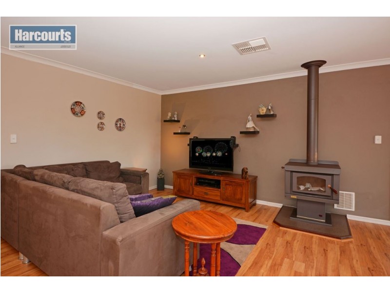 119 Chardonnay Drive, Lower Chittering WA 6084