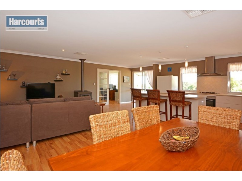 119 Chardonnay Drive, Lower Chittering WA 6084