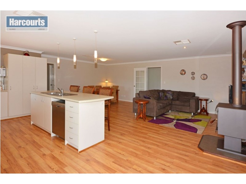 119 Chardonnay Drive, Lower Chittering WA 6084