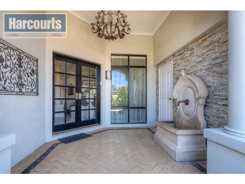 9 Marriot Turn, Currambine WA 6028