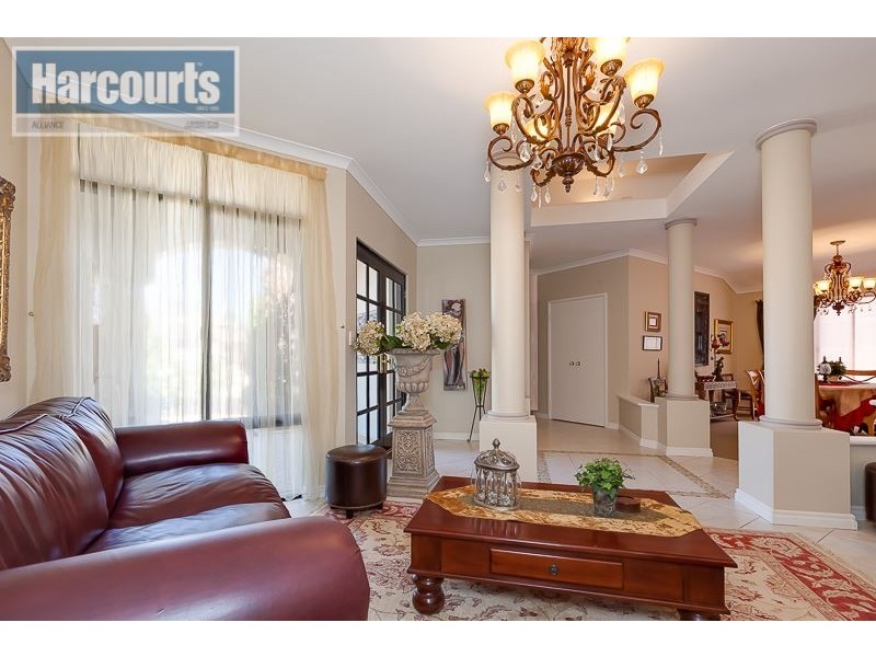 9 Marriot Turn, Currambine WA 6028