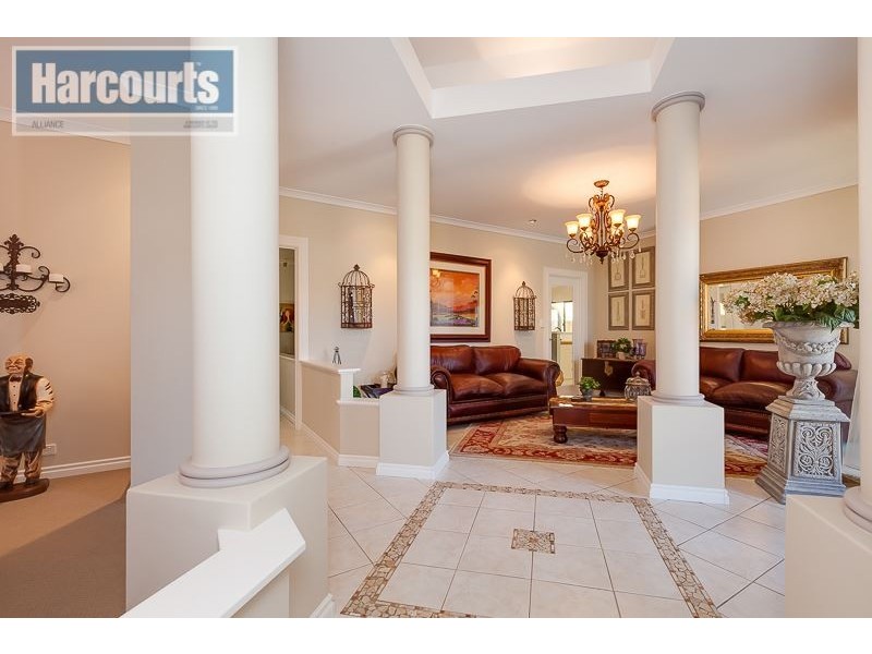 9 Marriot Turn, Currambine WA 6028