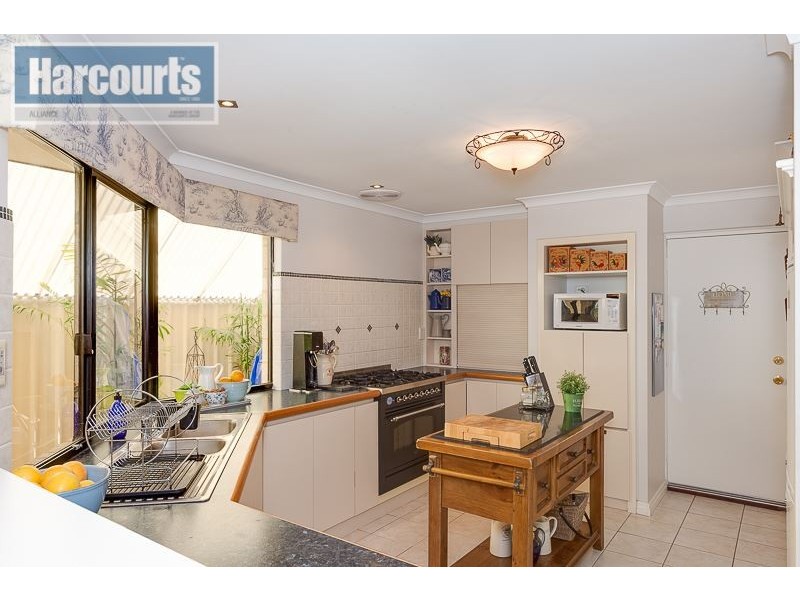 9 Marriot Turn, Currambine WA 6028