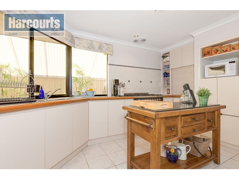 9 Marriot Turn, Currambine WA 6028