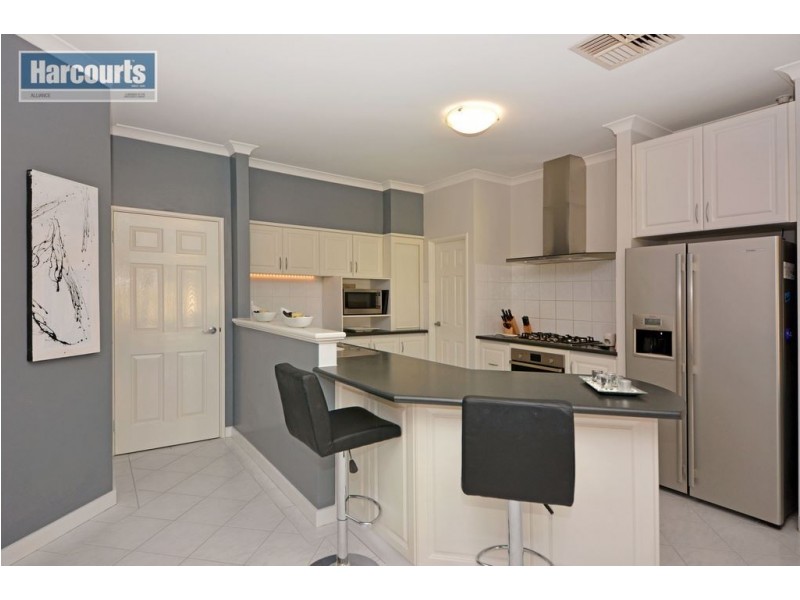 11 Sottogrande View, Connolly WA 6027