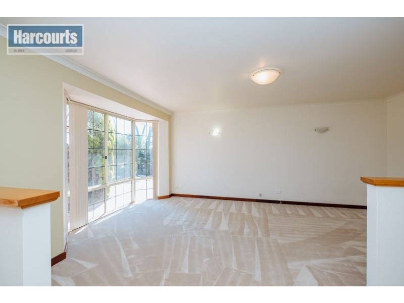 8 Lowana Court, Currambine WA 6028