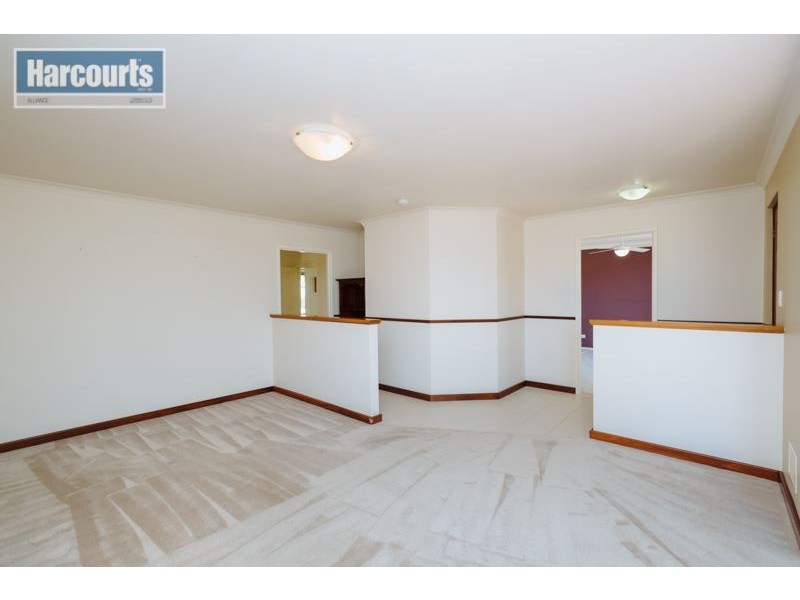 8 Lowana Court, Currambine WA 6028